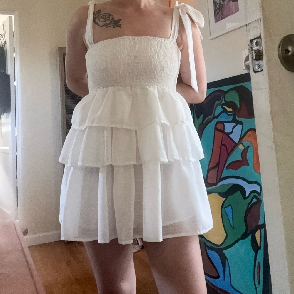 Hello Molly White Tiered Dress Bow Straps Bridal Angelcore Summer Preppy Size 4